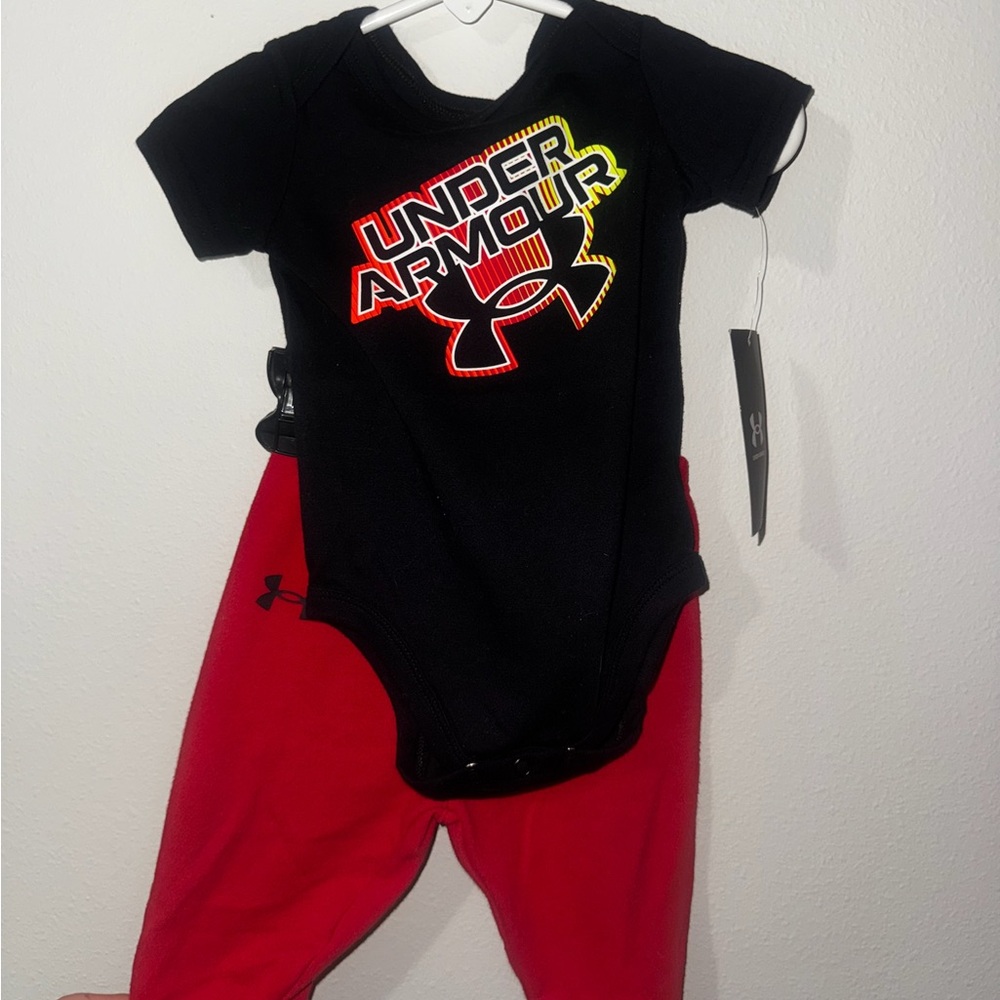 Under Armor 2pc Jogger Fit 6-9 months NWT